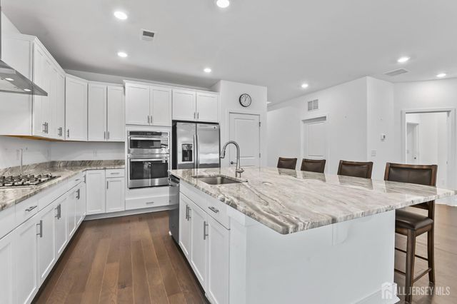 36 Metro Drive, Monroe, NJ 08831