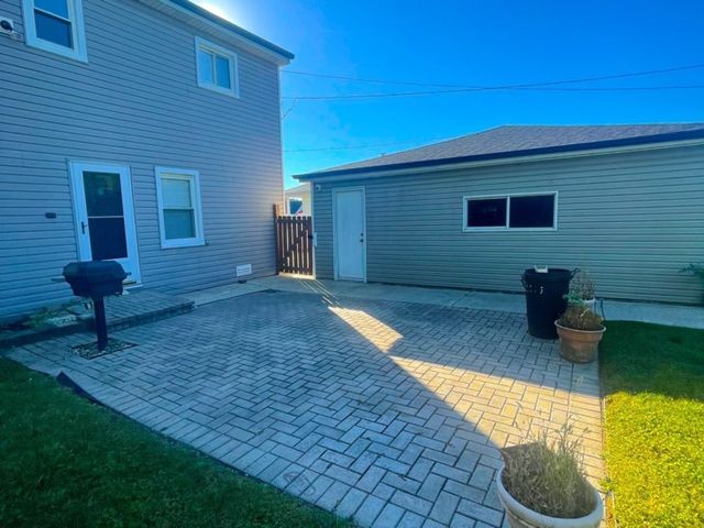 8738 Newland Avenue, Oak Lawn, IL 60453