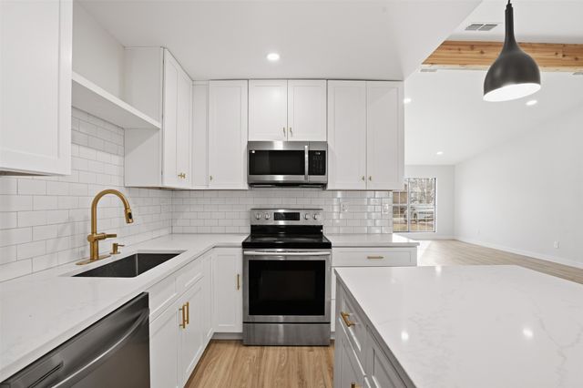 3514 Brookhurst Lane, Arlington, TX 76014