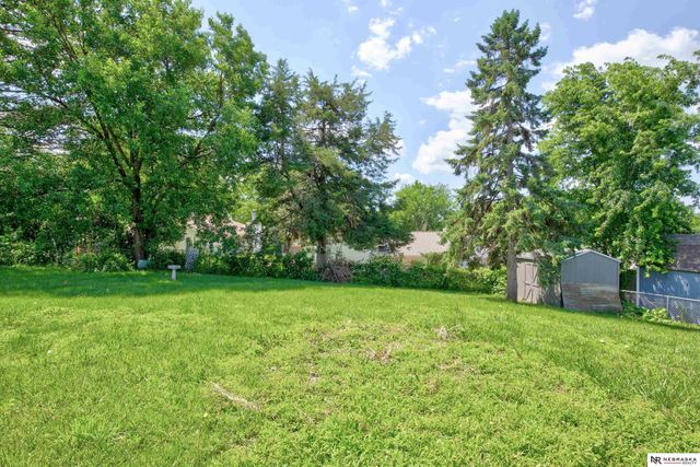 9411 Manderson Street, Omaha, NE 68134