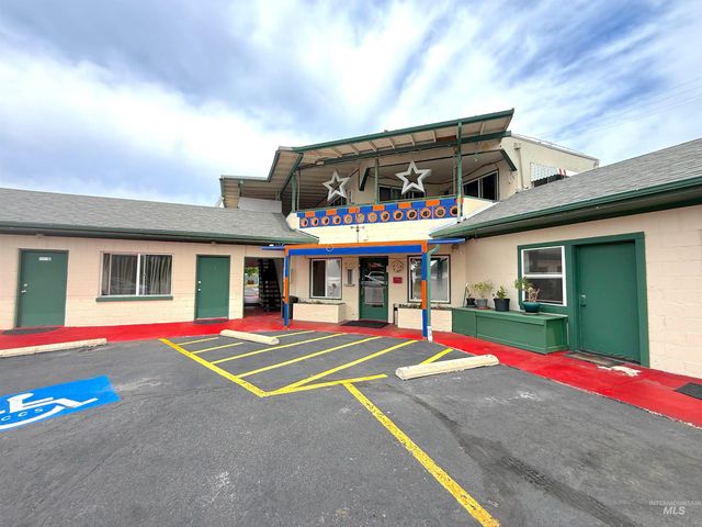 5416 W Fairview Ave, Boise, ID 83706