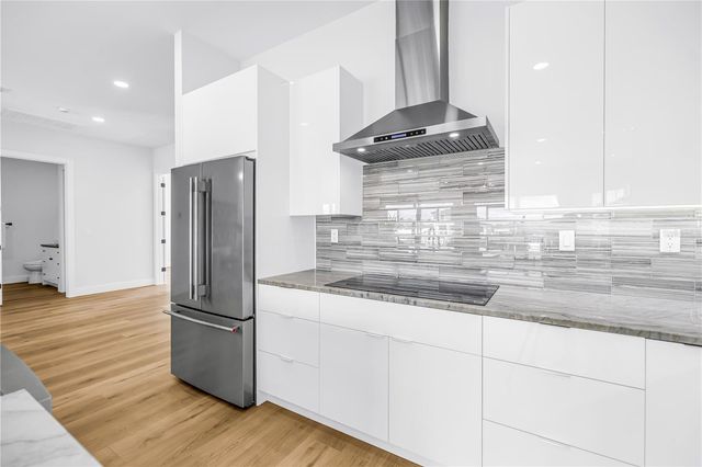 7957 2ND AVENUE S, St Petersburg, FL 33707