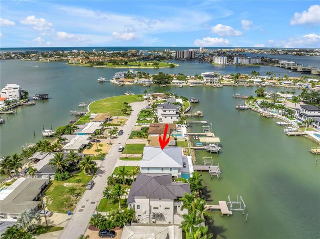 7957 2ND AVENUE S, St Petersburg, FL 33707