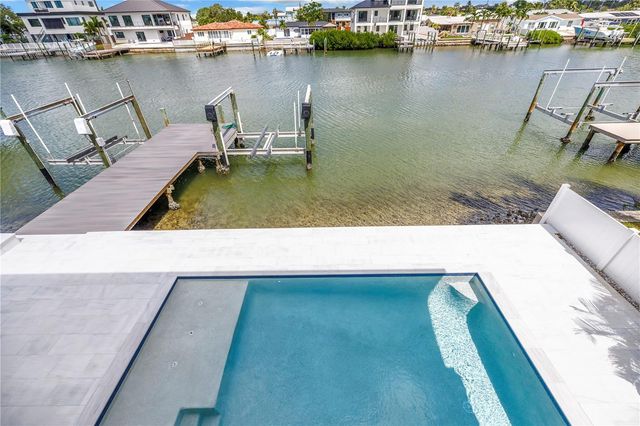 7957 2ND AVENUE S, St Petersburg, FL 33707