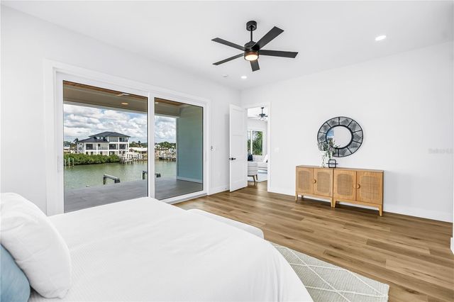 7957 2ND AVENUE S, St Petersburg, FL 33707