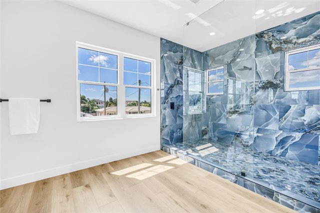 7957 2ND AVENUE S, St Petersburg, FL 33707