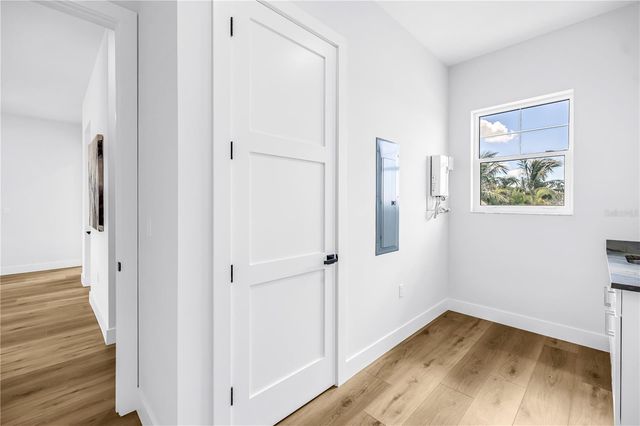 7957 2ND AVENUE S, St Petersburg, FL 33707