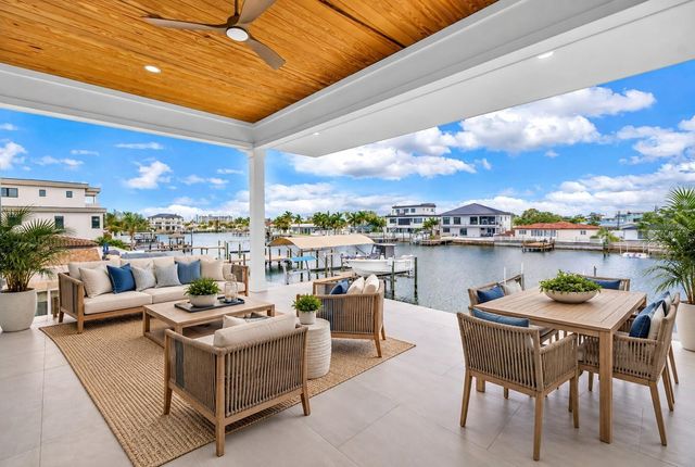 7957 2ND AVENUE S, St Petersburg, FL 33707