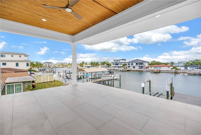 7957 2ND AVENUE S, St Petersburg, FL 33707