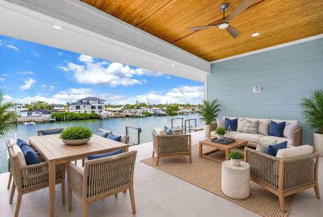 7957 2ND AVENUE S, St Petersburg, FL 33707