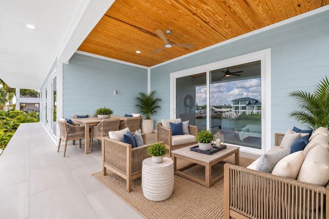 7957 2ND AVENUE S, St Petersburg, FL 33707