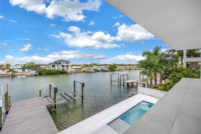 7957 2ND AVENUE S, St Petersburg, FL 33707