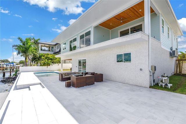 7957 2ND AVENUE S, St Petersburg, FL 33707