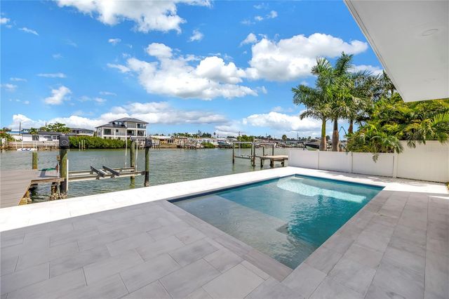 7957 2ND AVENUE S, St Petersburg, FL 33707