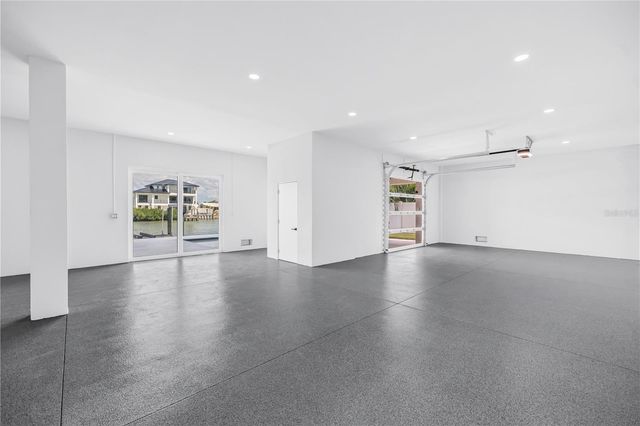 7957 2ND AVENUE S, St Petersburg, FL 33707