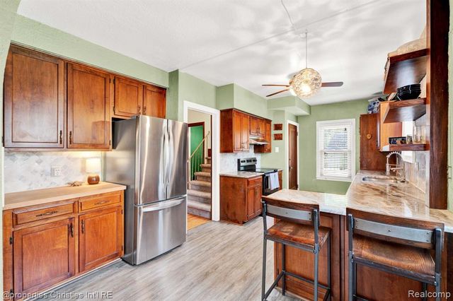 22627 Brookdale Street, Farmington, MI 48336