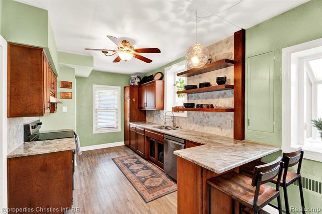 22627 Brookdale Street, Farmington, MI 48336