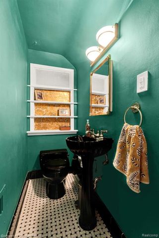 22627 Brookdale Street, Farmington, MI 48336