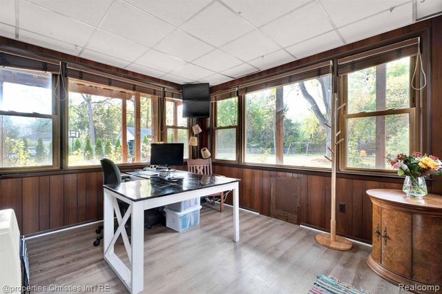 22627 Brookdale Street, Farmington, MI 48336