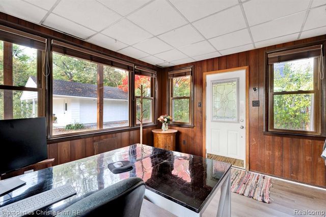 22627 Brookdale Street, Farmington, MI 48336