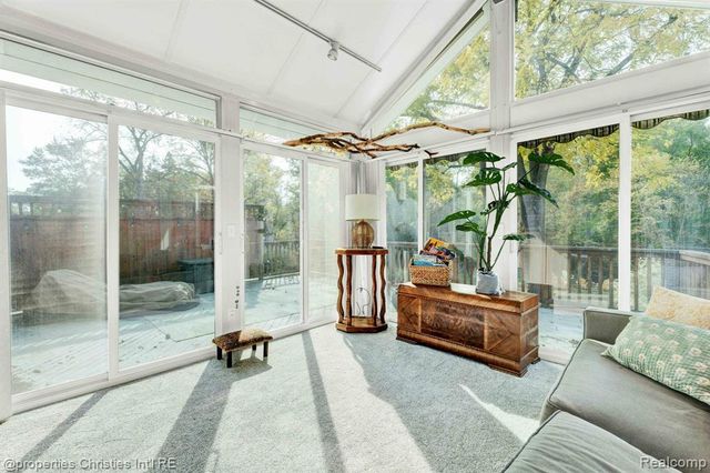 22627 Brookdale Street, Farmington, MI 48336