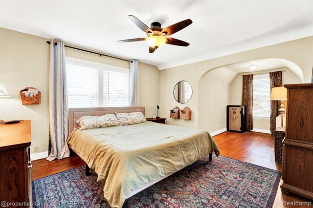 22627 Brookdale Street, Farmington, MI 48336