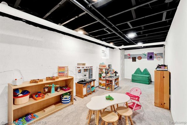 22627 Brookdale Street, Farmington, MI 48336