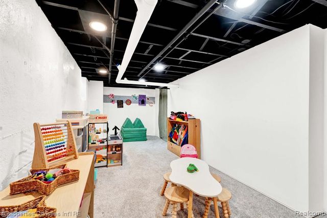 22627 Brookdale Street, Farmington, MI 48336