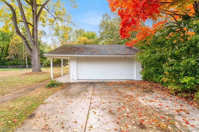 22627 Brookdale Street, Farmington, MI 48336