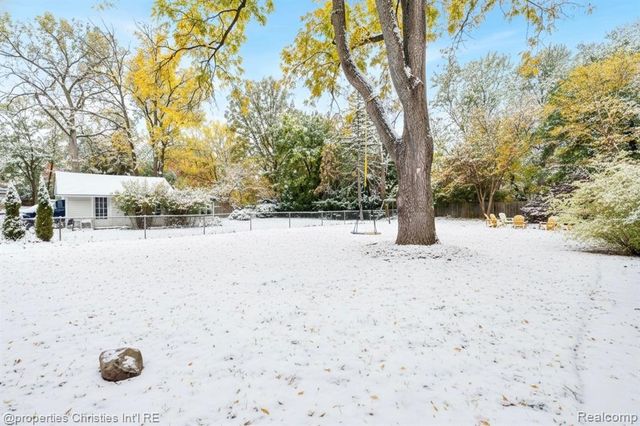 22627 Brookdale Street, Farmington, MI 48336