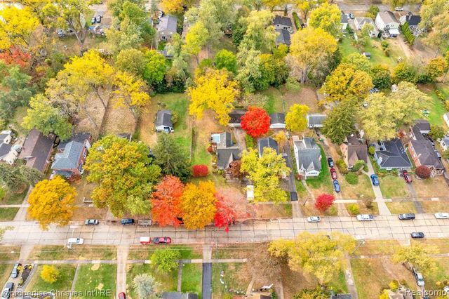 22627 Brookdale Street, Farmington, MI 48336