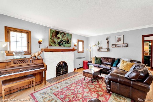 22627 Brookdale Street, Farmington, MI 48336