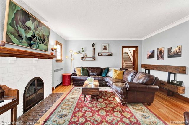 22627 Brookdale Street, Farmington, MI 48336