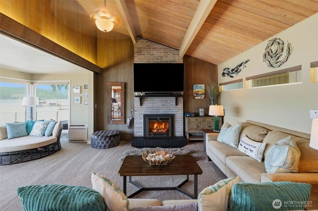 10921 E State Route 106, Union, WA 98592