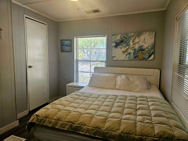 1942 Kingfisher Dr., Surfside Beach, SC 29575