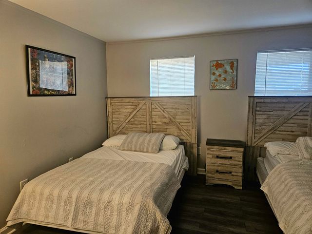1942 Kingfisher Dr., Surfside Beach, SC 29575