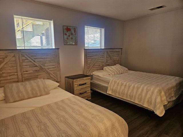 1942 Kingfisher Dr., Surfside Beach, SC 29575