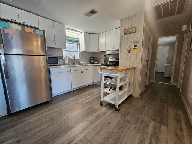 1942 Kingfisher Dr., Surfside Beach, SC 29575