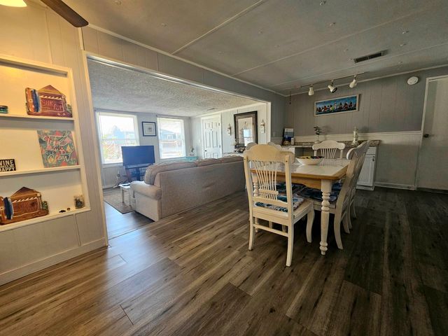 1942 Kingfisher Dr., Surfside Beach, SC 29575