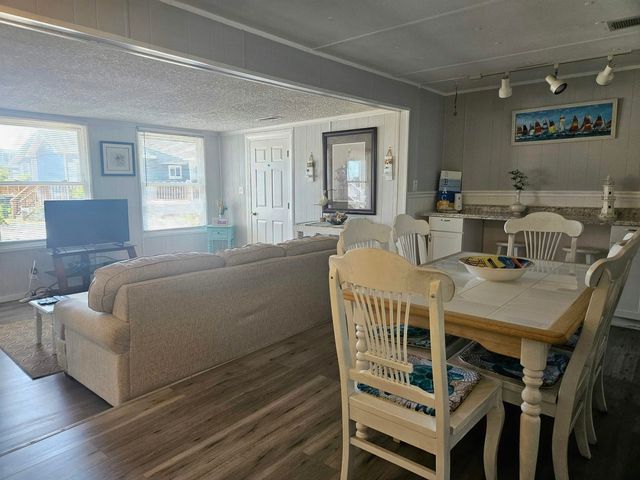 1942 Kingfisher Dr., Surfside Beach, SC 29575