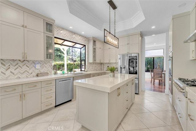 6066 Lake Lindero DR, Agoura Hills, CA 91301