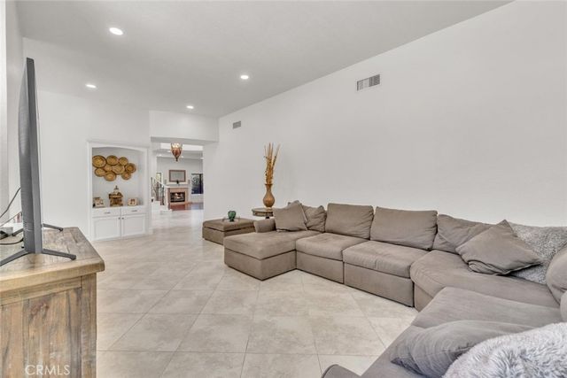 6066 Lake Lindero DR, Agoura Hills, CA 91301