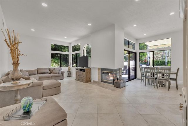 6066 Lake Lindero DR, Agoura Hills, CA 91301