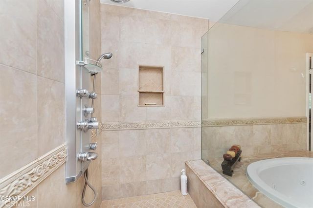 6066 Lake Lindero DR, Agoura Hills, CA 91301