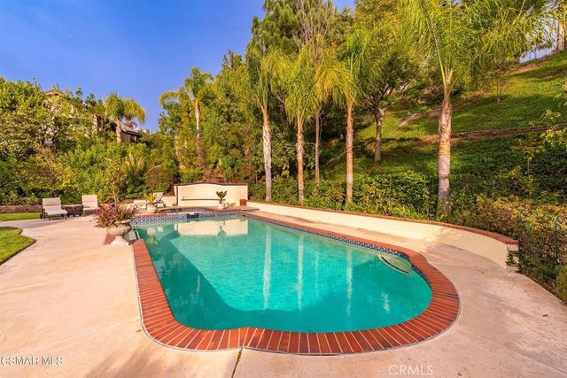6066 Lake Lindero DR, Agoura Hills, CA 91301