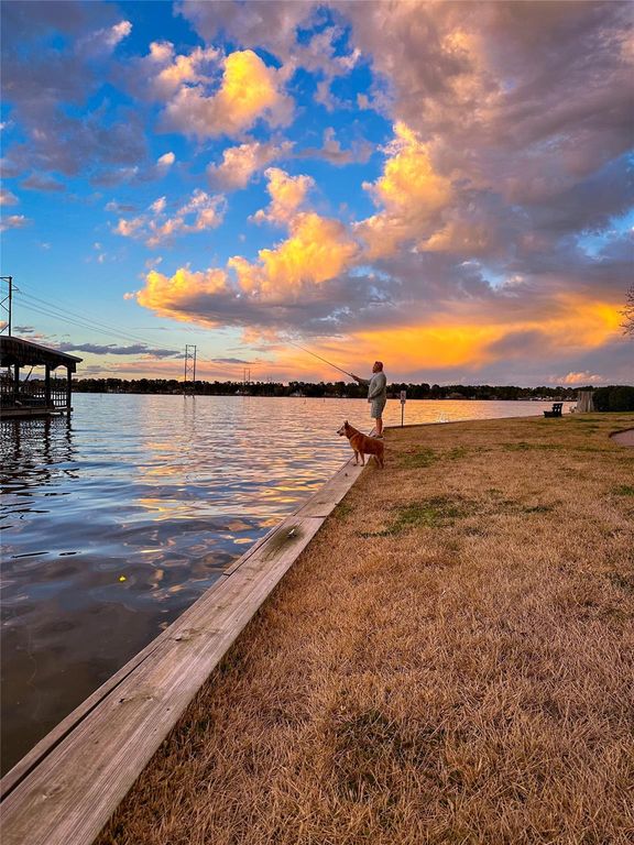 Image 23 of property listing at 203 Lakeview Terrace G, Montgomery, TX 77356