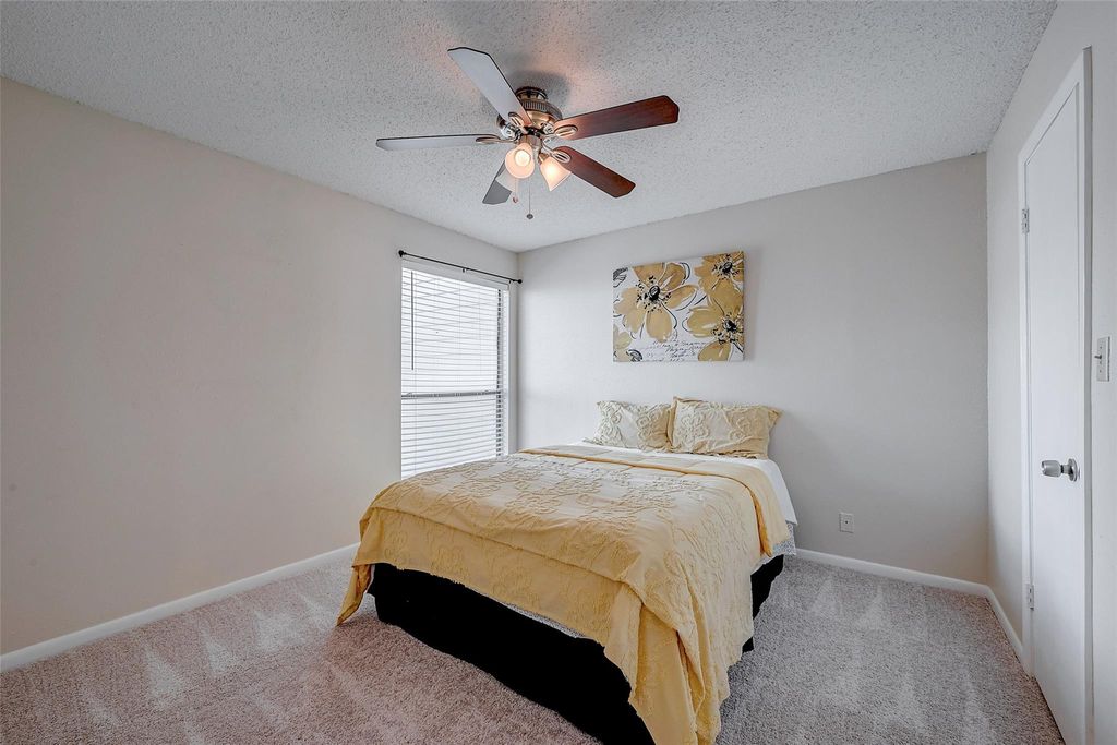 Image 9 of property listing at 203 Lakeview Terrace G, Montgomery, TX 77356