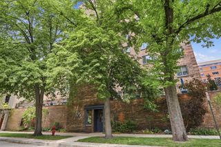 525 Grove Street 2D, Evanston, IL 60201