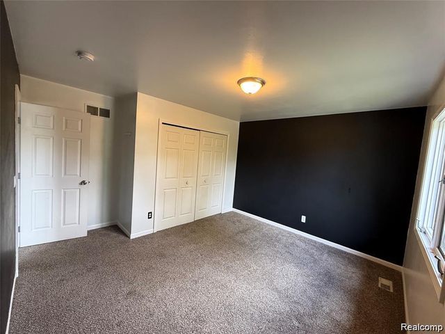8334 Mckinley, Center Line, MI 48015