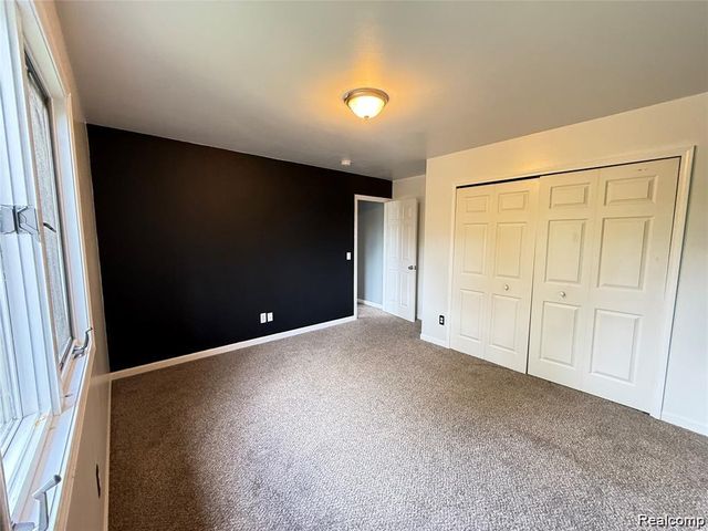 8334 Mckinley, Center Line, MI 48015